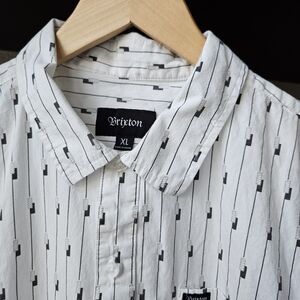 Brixton Mens short-sleeved shirt XL white w/black pattern